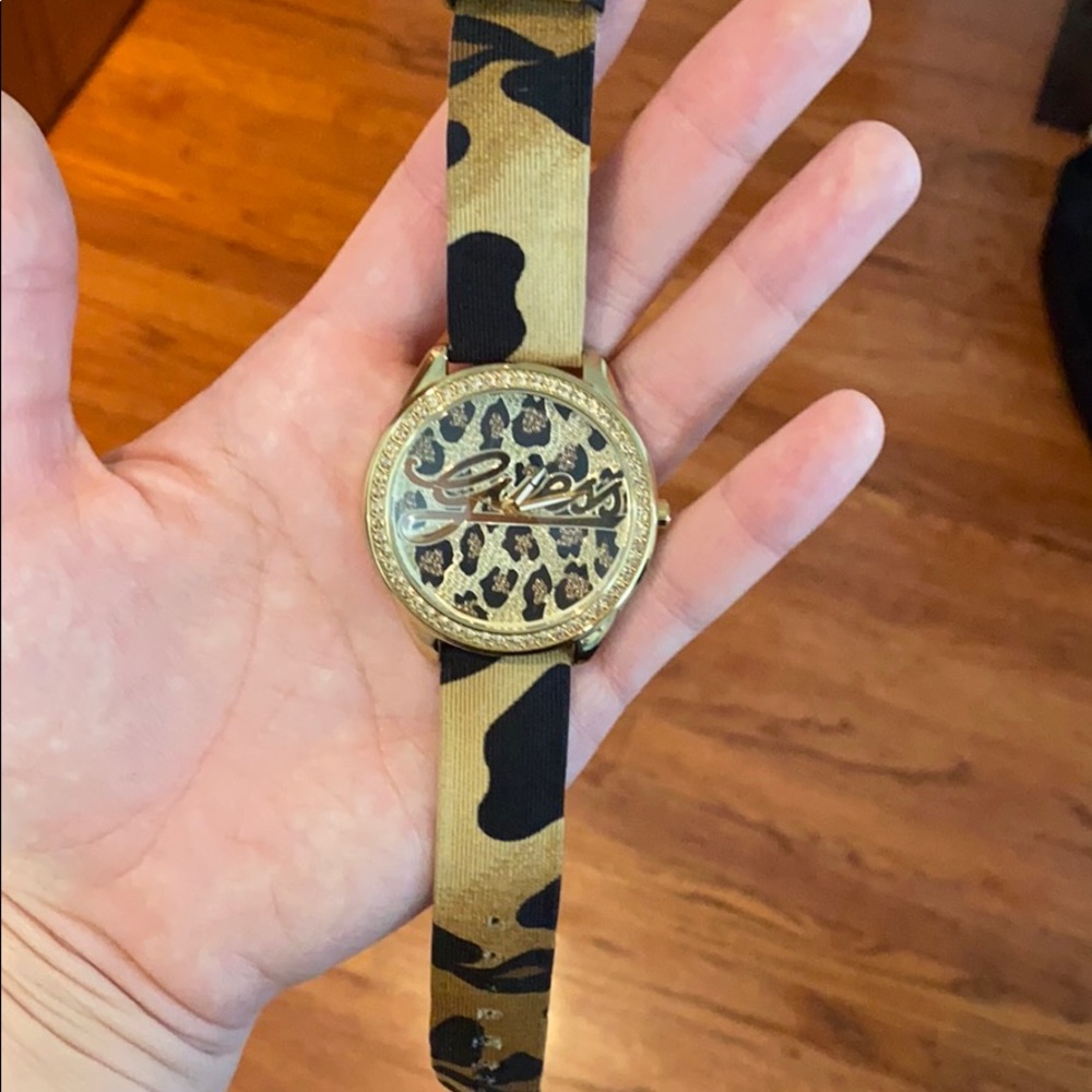 Watch - Picture 2 of 4
